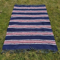 kongeblaa-roede-multfarvede-striber-retro-svensk-stort-kludetaeppe-